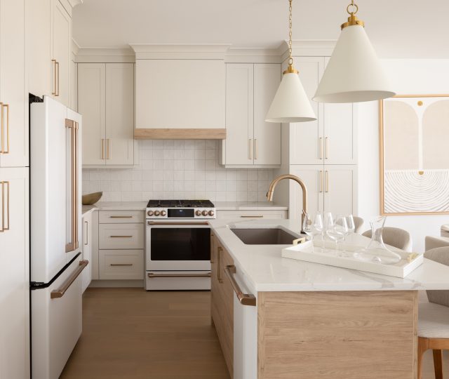 70F - Kitchen